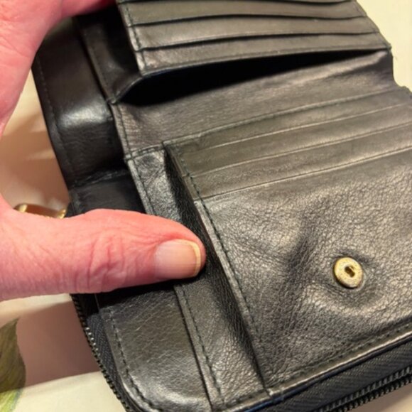 BALLY ZIP-AROUND WALLET -- NEAR PERFECT! - Picture 9 of 16